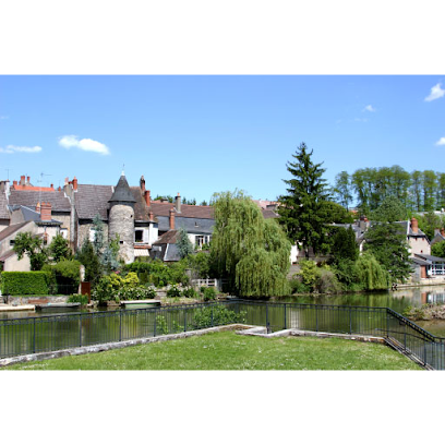 Auberge De Jeunesse – Hôtel à Vierzon