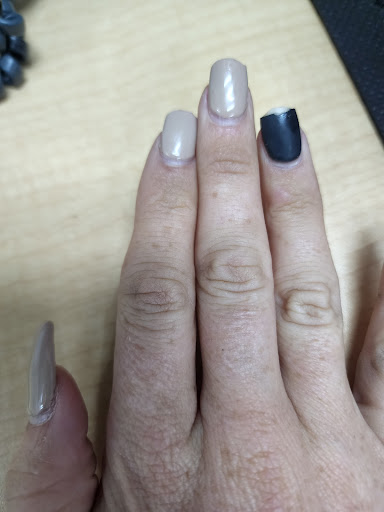 Nail Salon «D & D Nails», reviews and photos, 1911 N Main St, Rushville, IN 46173, USA