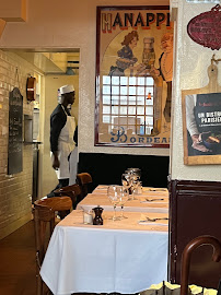 Atmosphère du Restaurant français Restaurant La Tour à Versailles - n°9
