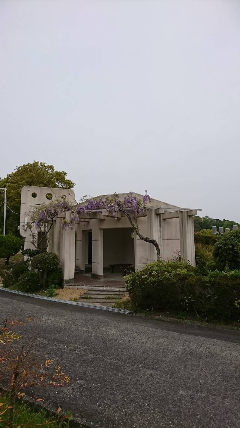 堺公園墓地 4号トイレ