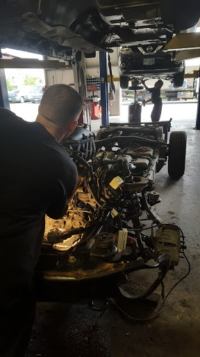 Auto Repair Shop «Rays Auto Repair Dracut», reviews and photos, 42 Chuck Dr, Dracut, MA 01826, USA