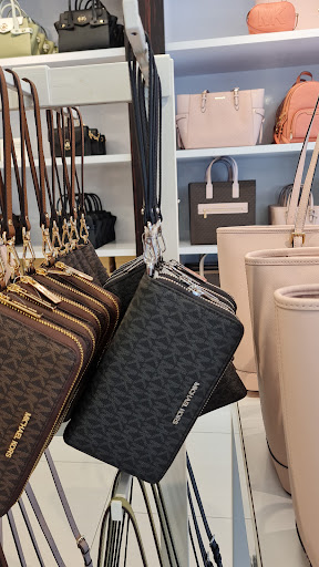 Shopping Mall «Rio Grande Valley Premium Outlets», reviews and photos, 5001 E Expy 83, Mercedes, TX 78570, USA