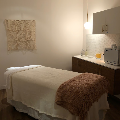 Hair Salon «SALON by milk + honey at the Arboretum Market», reviews and photos, 9722 Great Hills Trail #145, Austin, TX 78759, USA