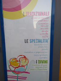 Marchand de glaces Gelati Divini à Ragusa (le menu)