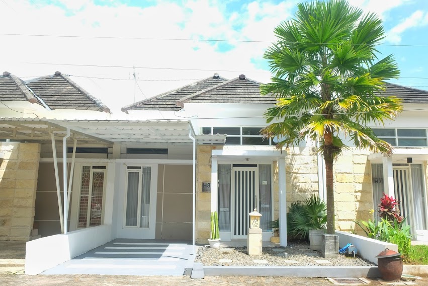 Emerald Villa H-8 Batu - Junrejo