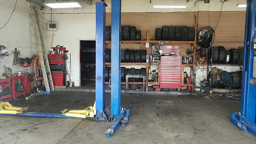 Auto Repair Shop «A & L Tire Auto Repair», reviews and photos, 2713 Crums Ln, Louisville, KY 40216, USA