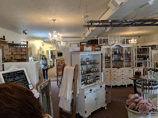 Home Goods Store «Monica Potter Home», reviews and photos, 12724 OH-88, Garrettsville, OH 44231, USA