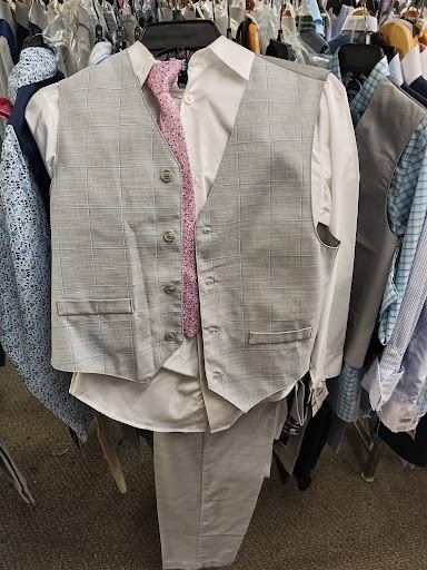 Clothing Store «K&G Fashion Superstore», reviews and photos, 22688 Michigan Ave, Dearborn, MI 48124, USA