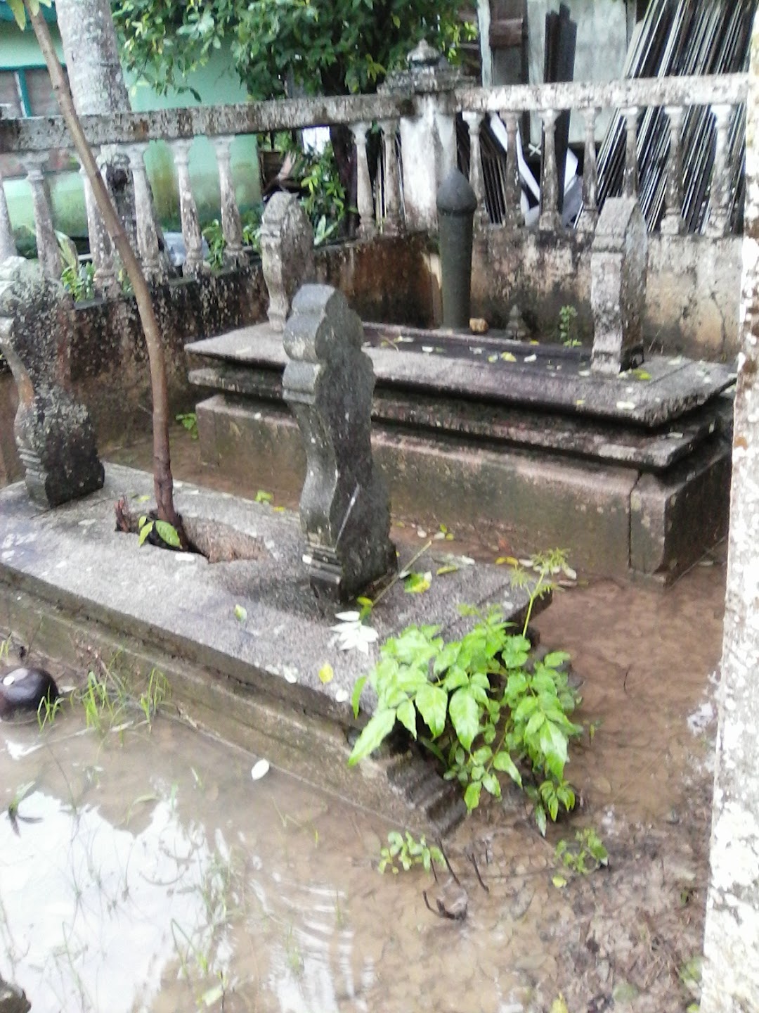 Makam Langgar Buruk