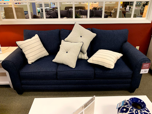 Furniture Store «Raymour & Flanigan Furniture and Mattress Store», reviews and photos, 1345 US-1, North Brunswick Township, NJ 08902, USA