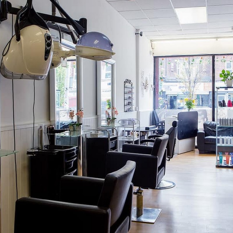 Dimple’s Beauty Lounge