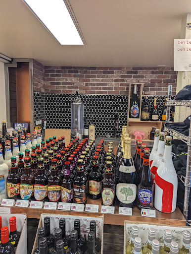 Liquor Store «Beverage Warehouse», reviews and photos, 1 East St, Winooski, VT 05404, USA