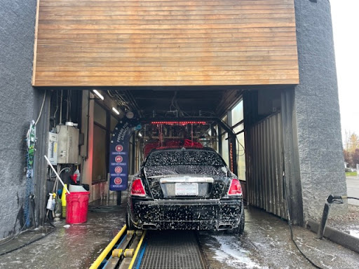 Sud's Up Express Car Wash in Vancouver