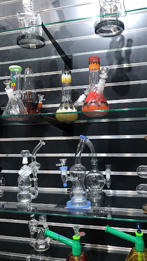 Tobacco Shop «Orlando Smoke Shop Sea World», reviews and photos, 11062 International Dr #108, Orlando, FL 32821, USA