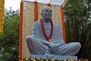 Sree Narayana Guru Statue image