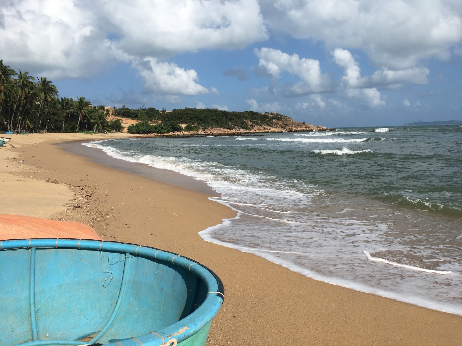 Foto de Bai Rang Beach - lugar popular entre os apreciadores de relaxamento