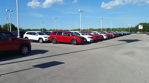 Car Dealer «Lone Star Chrysler Dodge Jeep Ram», reviews and photos, 8811 I-35, San Antonio, TX 78211, USA