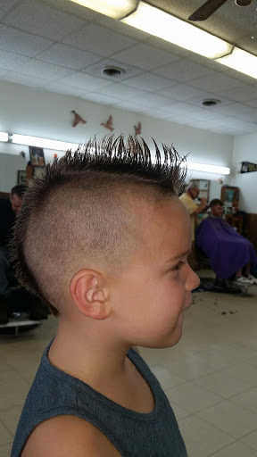 Barber Shop «M & T Barber Shop Inc», reviews and photos, 2713 Battleground Ave, Greensboro, NC 27408, USA