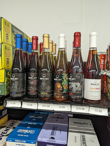 Liquor Store «Pearl Street Beverage», reviews and photos, 240 Pearl St, Burlington, VT 05401, USA