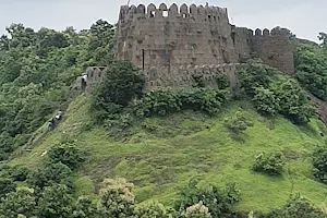 Mahurgad Fort image