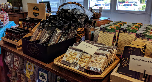 Farm «Pacific Hazelnut Farms & Candy Factory», reviews and photos, 14673 Ottaway Rd NE, Aurora, OR 97002, USA