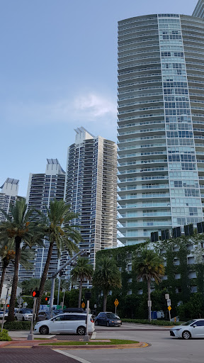 Shopping Mall «Fifth and Alton», reviews and photos, 1100 6th St, Miami Beach, FL 33139, USA