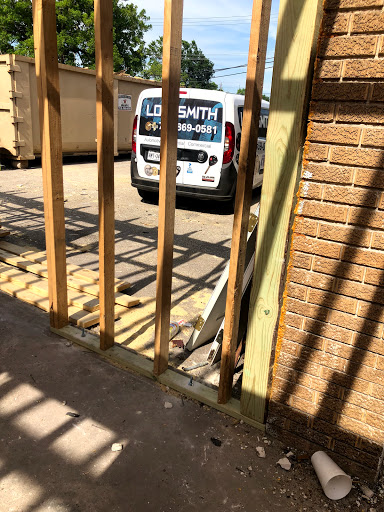 Locksmith «Howard Safe & Lock Co», reviews and photos, 826 E 14th St, Houston, TX 77009, USA