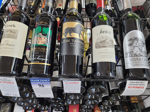 Liquor Store «Reds Package Store», reviews and photos, 270 S Main St, Alpharetta, GA 30009, USA