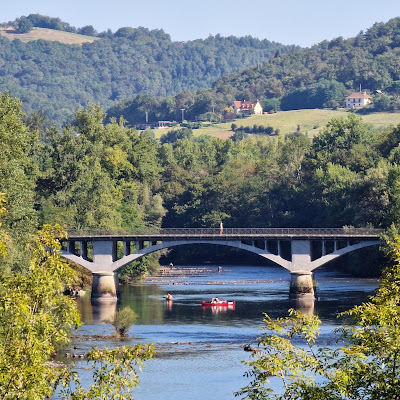 Pont sur la Dordogne à Beaulieu-sur-Dordogne