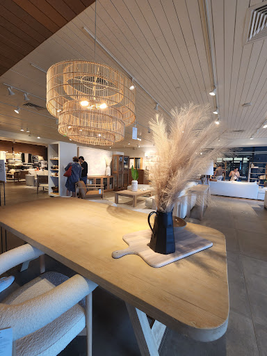 Furniture Store «Crate and Barrel», reviews and photos, 358 San Lorenzo Ave, Coral Gables, FL 33146, USA