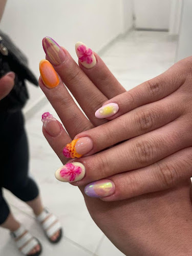 Αριθμός τηλεφώνου White House Beauty Professionals