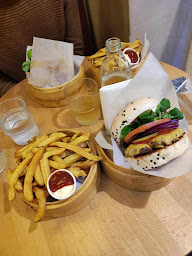 Photo n°256 de Shiso Burger Saint Michel à Paris ()
