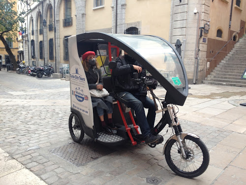 Agence de visites touristiques Cyclo City Tours Lyon, visites et vélo taxi Lyon