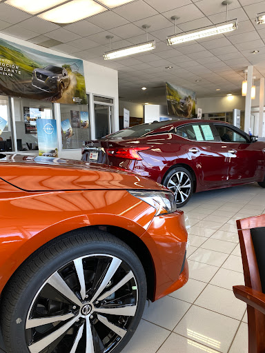 Car Dealer «Nissan of St. Charles», reviews and photos, 2535 E Main St, St Charles, IL 60174, USA