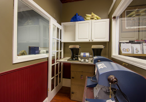 Jewelry Store «Elegant Jewelers», reviews and photos, 46869 Hayes Rd, Shelby Charter Township, MI 48315, USA