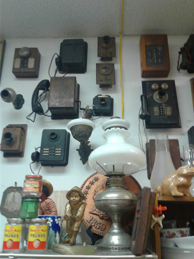 Antique Store «The Antique & Thrift Shop», reviews and photos, 100 Sunrise Hwy, Valley Stream, NY 11581, USA