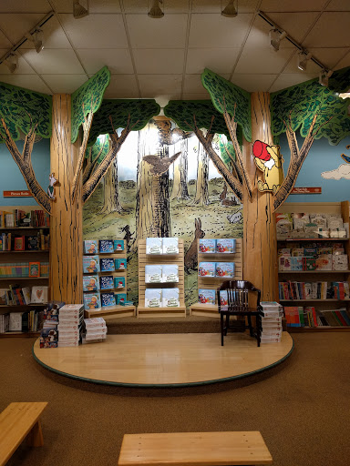 Book Store «Barnes & Noble Booksellers Maple Grove», reviews and photos, 8040 Wedgewood Ln N, Maple Grove, MN 55369, USA