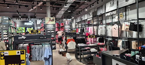 Magasin d'articles de sports PUMA Outlet Villefontaine Villefontaine