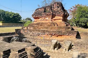 Ruins of "Wat Huanong" image