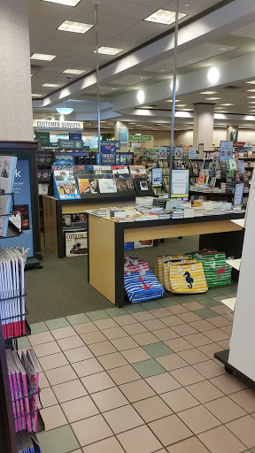 Book Store «Barnes & Noble», reviews and photos, 7700 NE 4th Plain Blvd Vancouver Plaza, Vancouver, WA 98662, USA