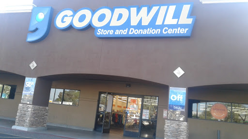 Thrift Store «40th St & Thunderbird Goodwill Retail Store & Donation Center», reviews and photos