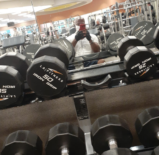 Shopping Mall «Bala Cynwyd Shopping Center», reviews and photos, 59 E City Ave, Bala Cynwyd, PA 19004, USA