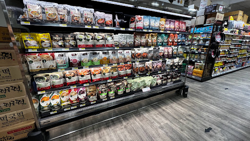 Korean Grocery Store «H Mart», reviews and photos, 3385 Milwaukee Ave, Northbrook, IL 60062, USA