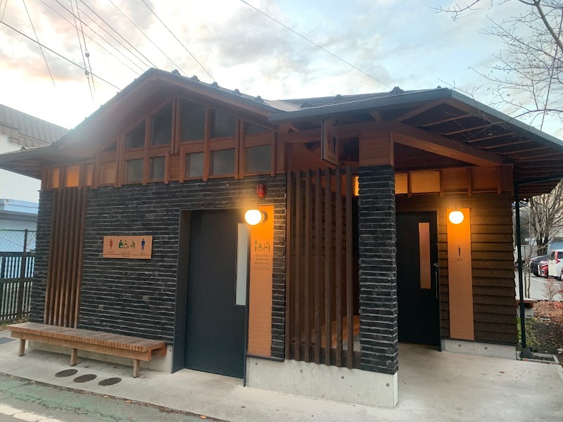 旧軽井沢地区公衆トイレ