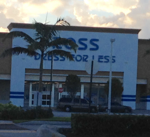 Clothing Store «Ross Dress for Less», reviews and photos, 7800 W 33rd Ave, Hialeah, FL 33018, USA