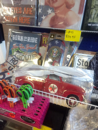 Discount Store «Mr. Thriftys Discount Grocery And Surplus», reviews and photos, 605 SW 6th Ave, Topeka, KS 66603, USA