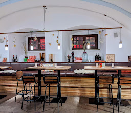 Lump, Stein und Küchenmeister - die Weinbar im Alten Hof photo