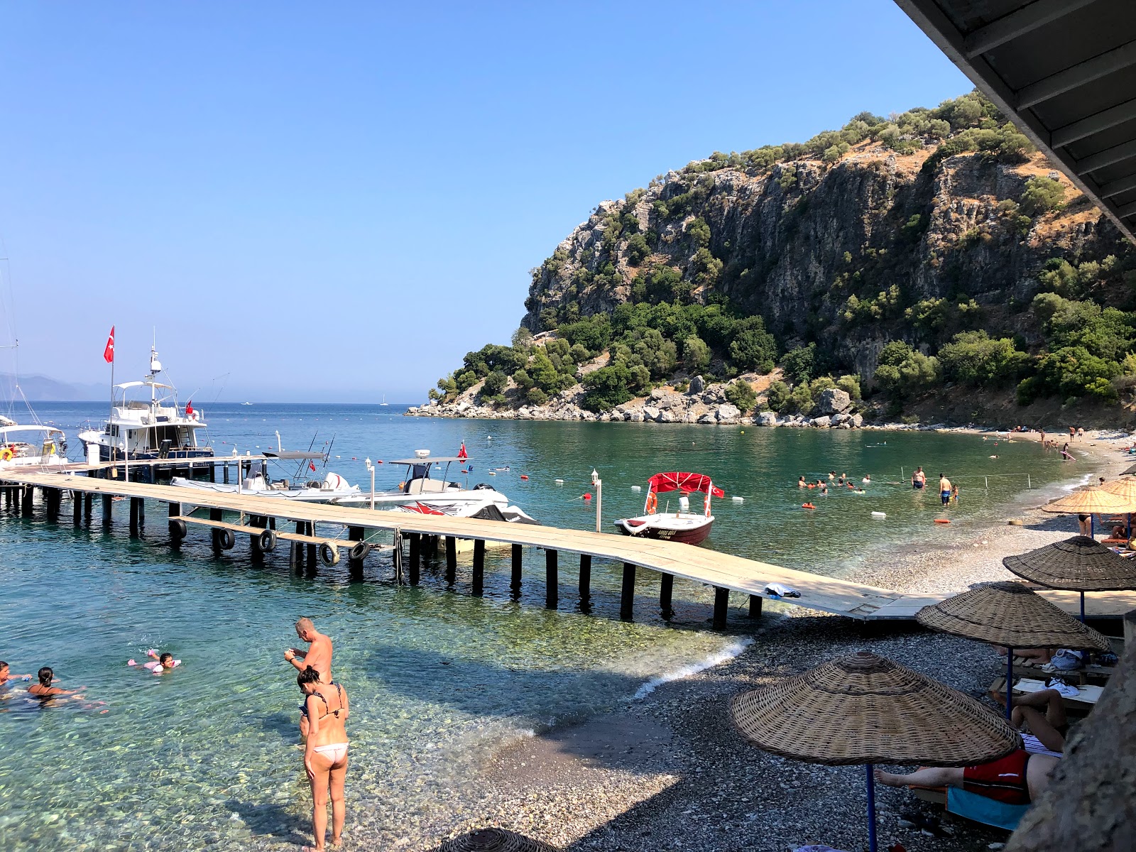 Amos beach'in fotoğrafı doğal alan içinde bulunmaktadır