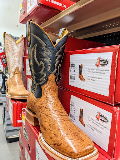 General Store «Big R Farm & Ranch Supply», reviews and photos, 1020 Bonforte Blvd, Pueblo, CO 81001, USA