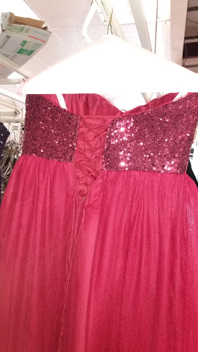 Dry Cleaner «Signature Avenue Cleaners», reviews and photos, 705 Sawdust Rd, Spring, TX 77380, USA